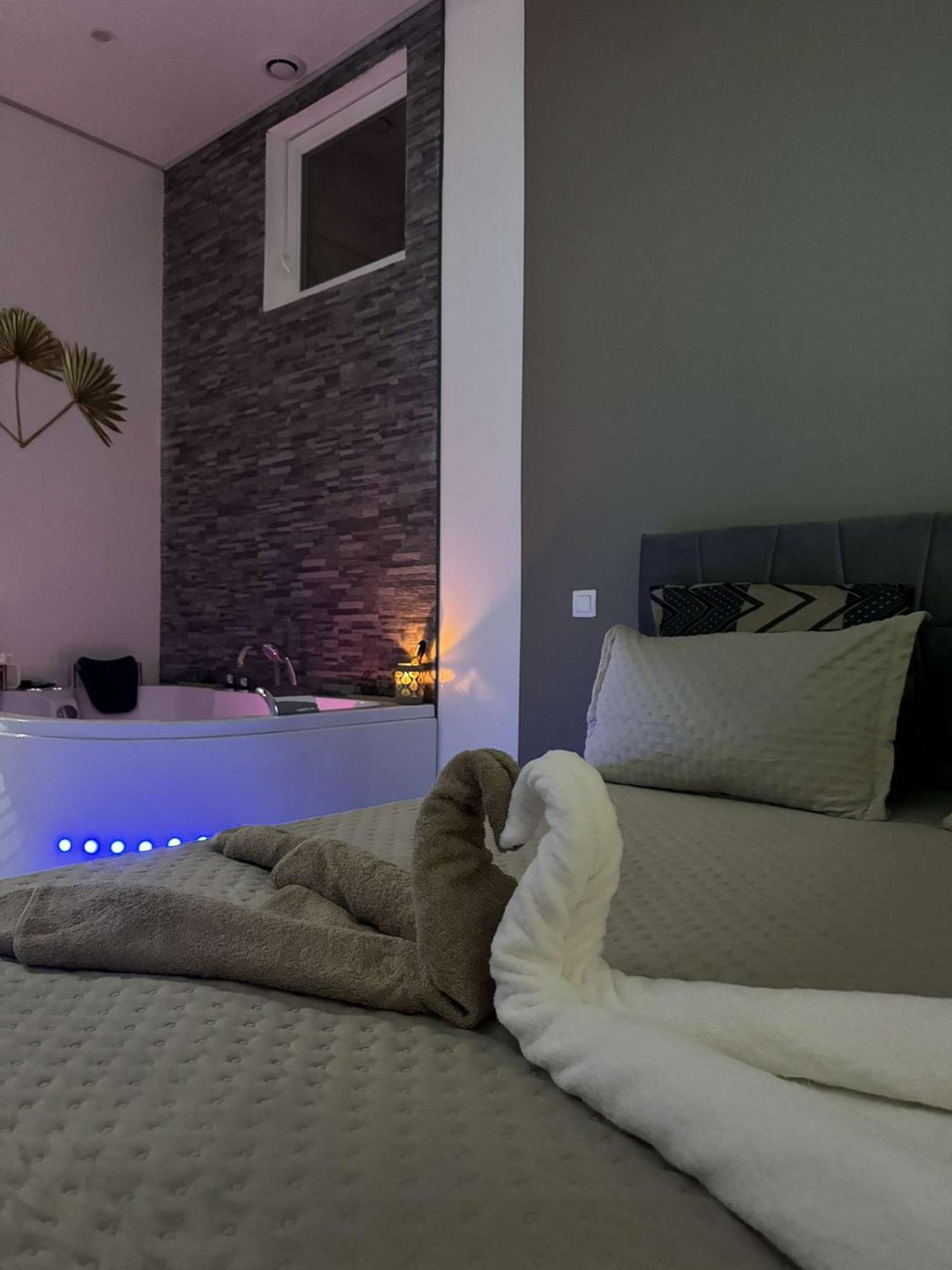 Suite Gold By L Amaryllis I Jacuzzi & Sauna Prive I Centre Beziers Arrivee Autonome Eksteriør billede