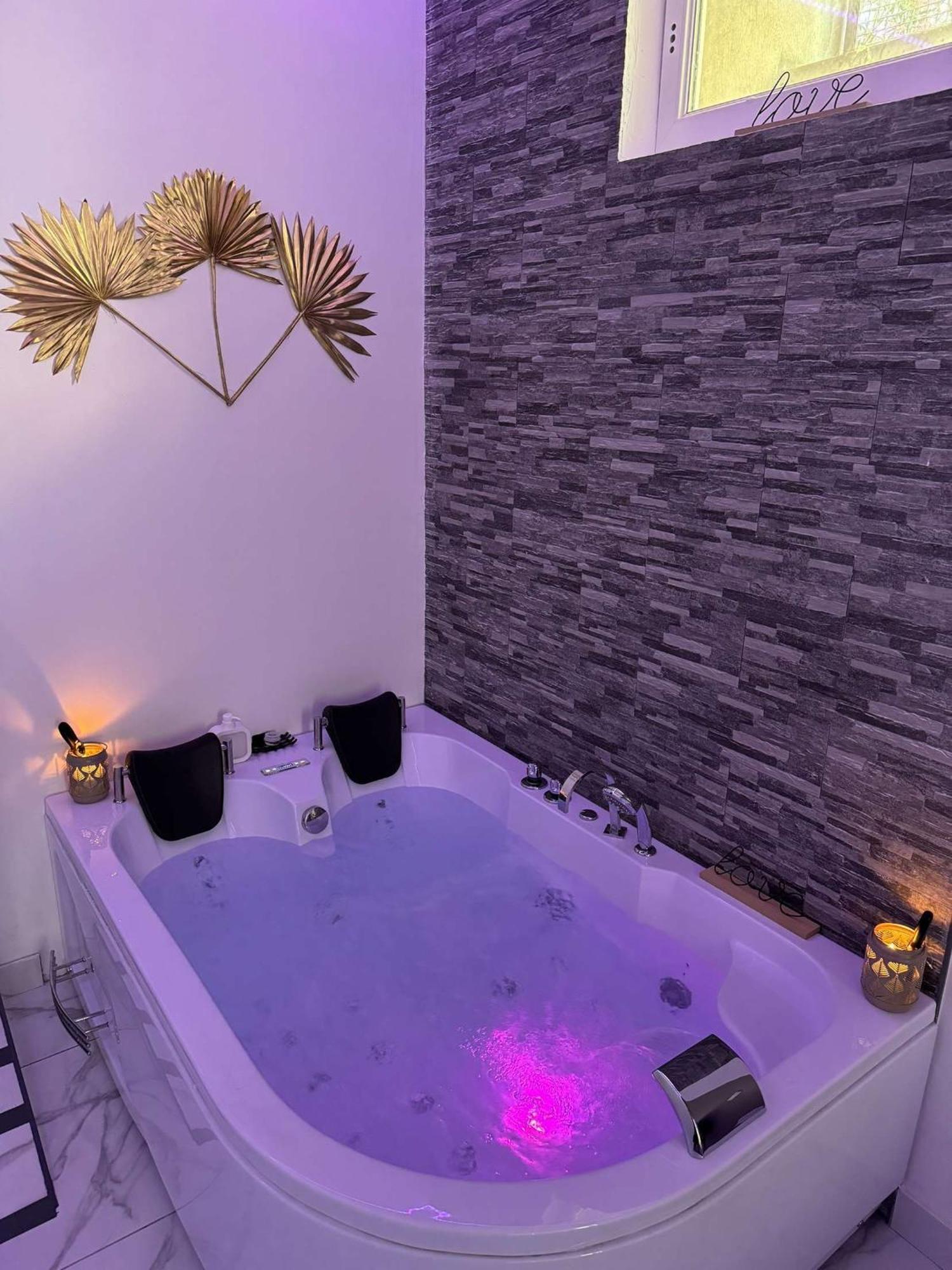 Suite Gold By L Amaryllis I Jacuzzi & Sauna Prive I Centre Beziers Arrivee Autonome Eksteriør billede